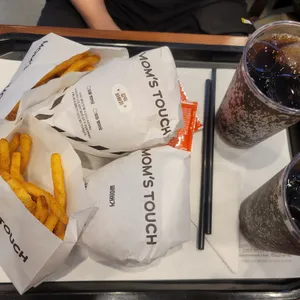 맘스터치 사진
