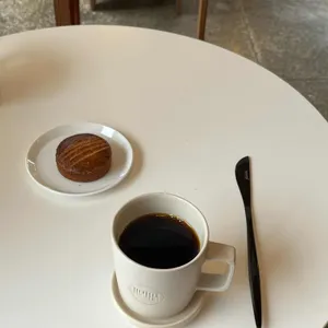 즈므 로스터리 사진