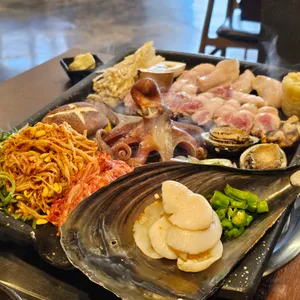 흑돼지해물삼합 리뷰 사진