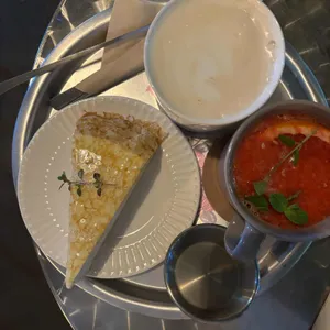 오피셜 커피 사진
