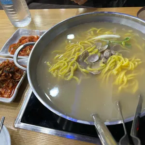 황도바지락칼국수 사진