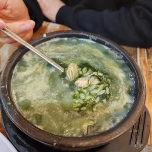 장비빔국수와 굴국밥 보쌈 사진