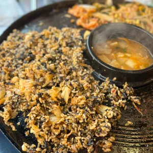 솥뚜껑 돼지야 사진
