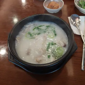 더도이 종가집 돼지국밥 사진