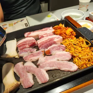 돈보이 사진