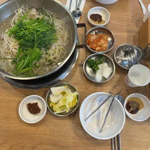 윤쓰닭샤브 사진