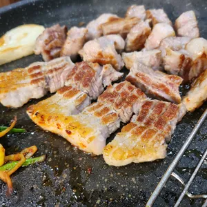 동해삼겹살 사진