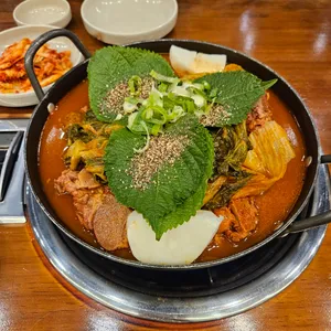 전준수 명품청기와감자탕 사진