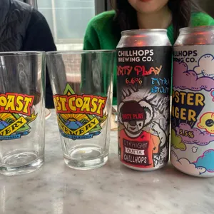 어퍼이스트 사진