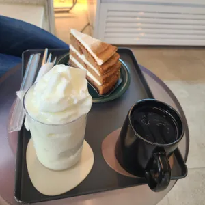 카페 블루웨일 사진