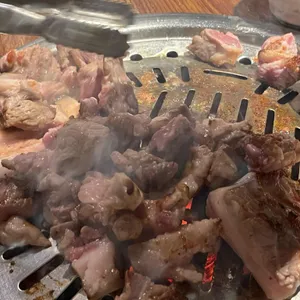 육시락 대표 사진