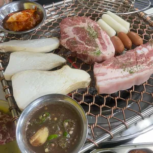 착한돼지 화로구이 사진