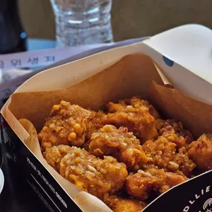 야들리애치킨 사진