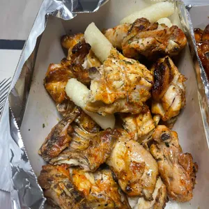 동근이숯불두마리치킨 사진