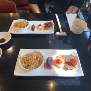 홍성원 리뷰 사진