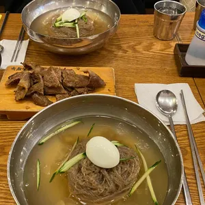 육쌈냉면 사진