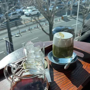 커피네루다 사진