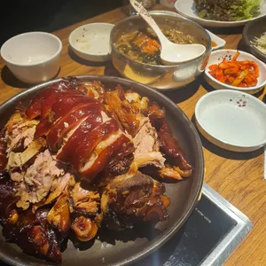 탐탐오향족발 사진