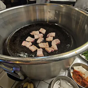 팔팔무쇠삼겹 리뷰 사진