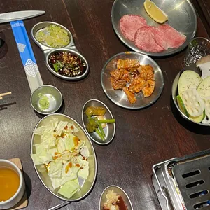 우격 사진
