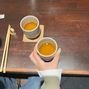 우격 사진