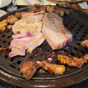 육제곱 사진