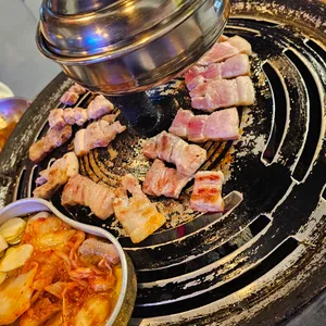 392볏짚통삼겹 사진