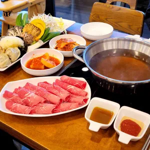 만두전골과 칼국수 미가온 대표 사진