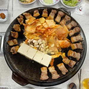 진짜무쇠삼겹 사진