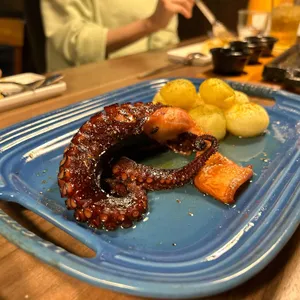꼬메도르16 사진
