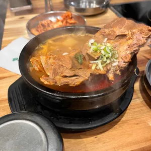 뼈대있는집 감자탕 사진
