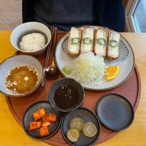 영진돈 사진