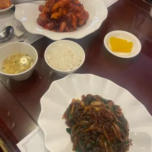취홍 사진