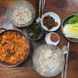 간판없는김치찌개 사진