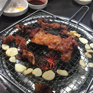 숯불의 닭 사진