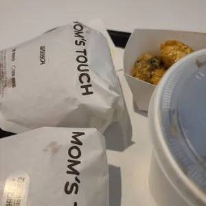 맘스터치 사진