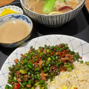 스트릿 리뷰 사진