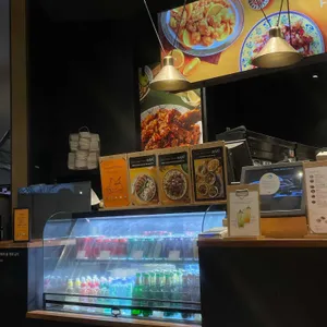스트릿 리뷰 사진
