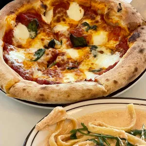 위클리 테이블 사진