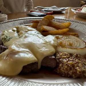 치저스 리뷰 사진