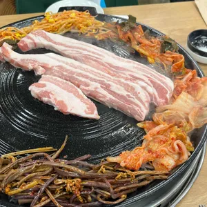 김윤식의 착한국수 & 솥뚜껑삼겹살 사진