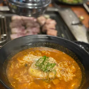 봉순이네 사진