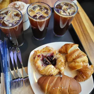 커피홀 사진
