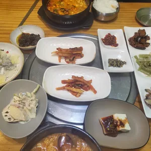 순우리촌뚜부와 도토리수제비 사진