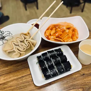 감탄떡볶이 사진