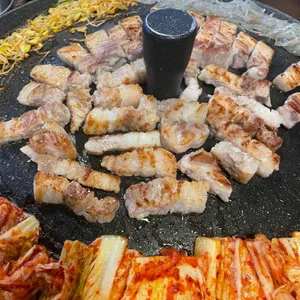 범계솥뚜껑삼겹살 사진