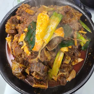 꼬리야 사진