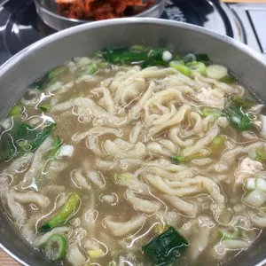 예가닭칼국수 사진