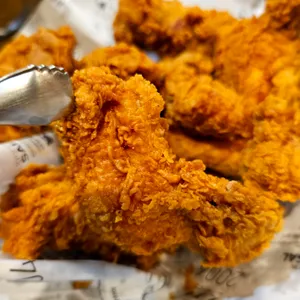 교촌치킨 사진