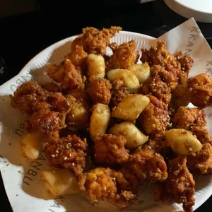 깐부치킨 사진